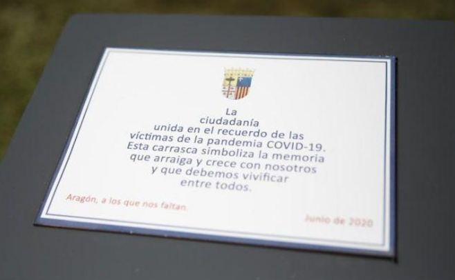 Imagen: Placa Homenaje víctimas COVID-19.